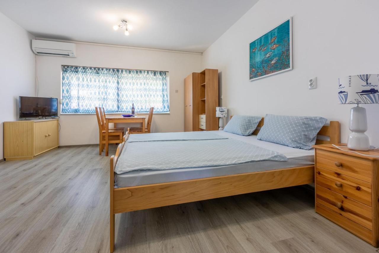 Apartments Ratko Jadranovo Buitenkant foto